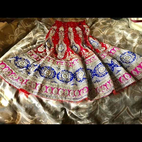 Indian bridal lehenga. - Picture 2 of 3